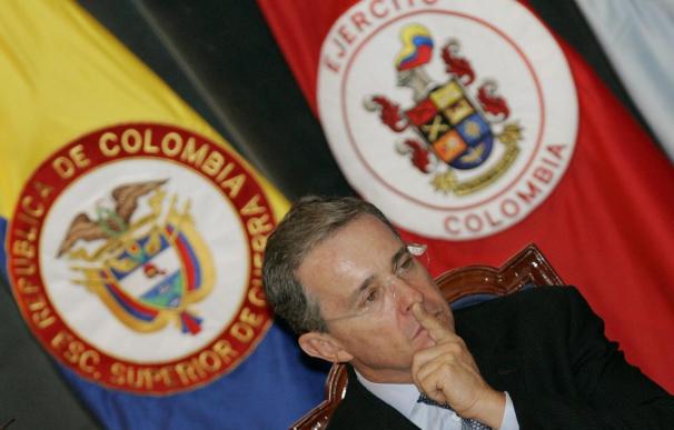 Uribe sube en intención de voto por la disputa con los vecinos por el acuerdo con EE.UU.