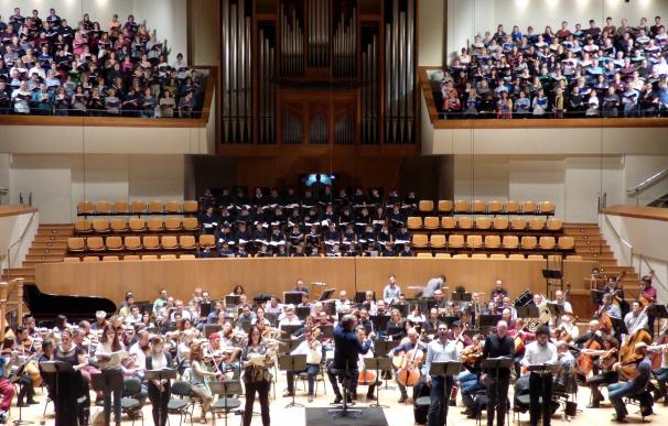 La Sala Iturbi se llena de músicos y voces con la "titánica" Sinfonía de los Mil en el 30 cumpleaños del Palau