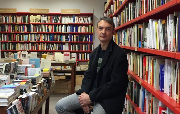 El periodista Lluís Llort reivindica la novela negra "más académica" con su nuevo libro