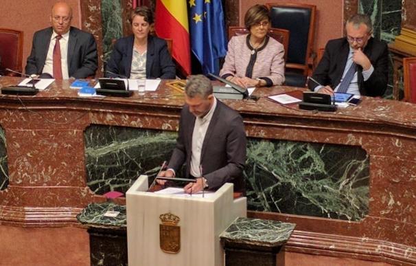 Podemos vaticina un "gobierno del pinganillo" en Murcia con un presidente copia del anterior "pero sin pilas"