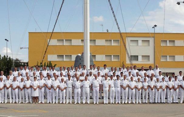 El Rey comprueba el estado de la flotilla de submarinos y sobrevuela Cartagena