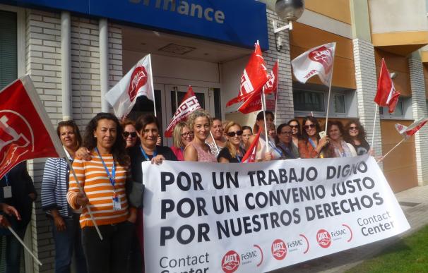 El 70 por ciento de la plantilla de telemárketing secunda la huelga en Cantabria
