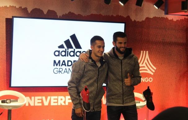 Nacho Fernández y Lucas Vázquez presentan sus nuevas botas adidas del pack Red Limit