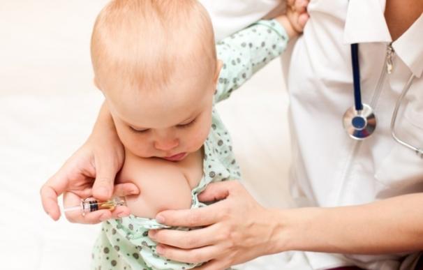 Los pediatras recuerdan que la vacunación deben considerarse una prioridad sanitaria nacional