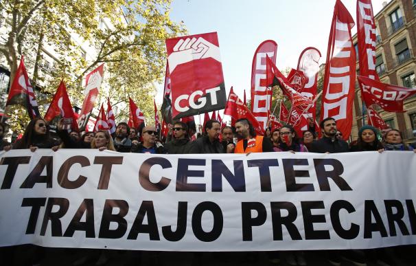 El 70% de los trabajadores de contact center secunda la huelga, según los sindicatos