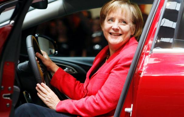 Merkel considera necesaria una salida coordinada de la crisis económica