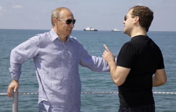 El primer ministro ruso, Vladímir Putin, y el presidente, Dmitri Medvédev / GlobalPost