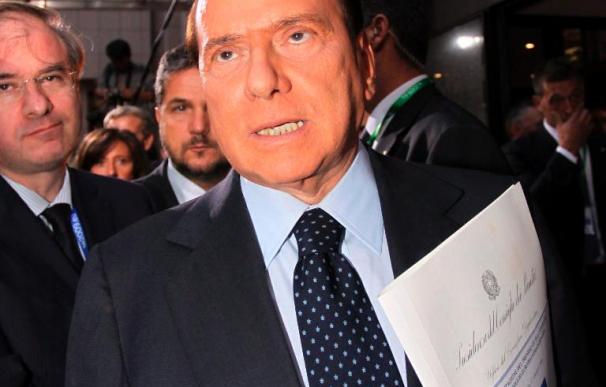 Berlusconi descarta una retirada unilateral de Afganistán tras el atentado