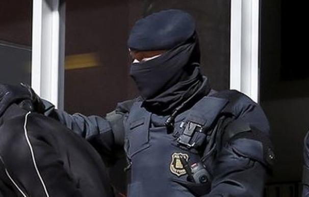 Detenidos cuatro presuntos yihadistas en A Coruña y Almería de las redes de inmigración de DAESH