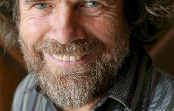 El alpinista Reinhold Messner quiere que le coman los buitres