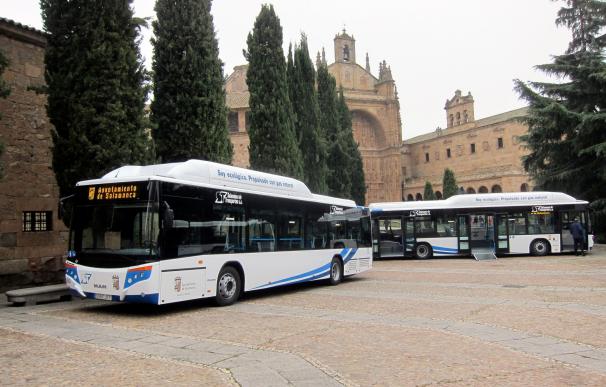 Tres nuevos autobuses de gas natural se suman al transporte urbano de Salamanca