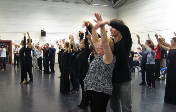 Personas con Parkinson se convierten por un día en bailarines del Ballet Nacional para olvidar y frenar la enfermedad