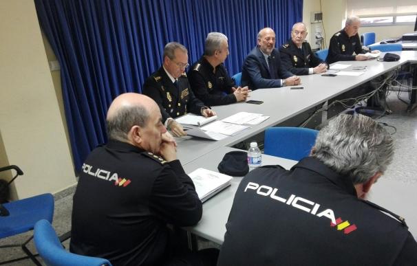 Gil-Toresano felicita a los policías nacionales encargados del crimen y la redada de Los Pajaritos