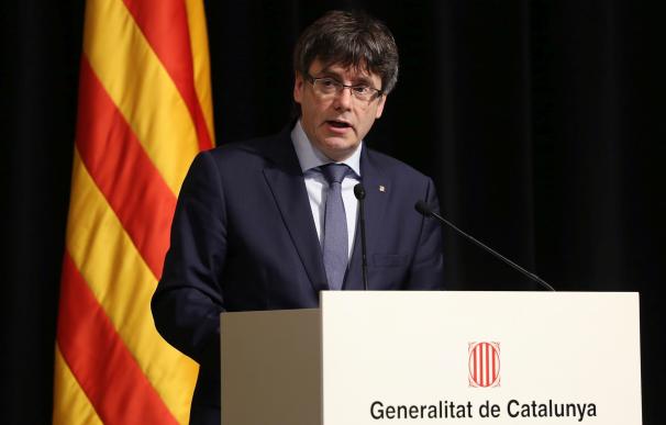 Puigdemont se reúne con Forcadell, Junqueras, JxSí y la CUP para abordar el referéndum