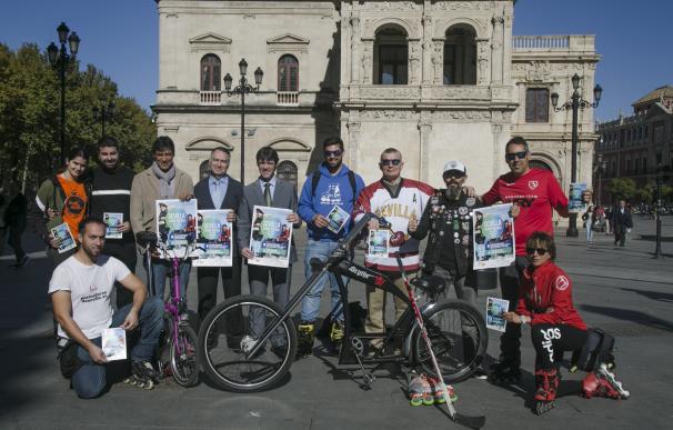 'Sevilla sobre ruedas' propone cuatro itinerarios que confluyen en San Pablo para 4.000 participantes