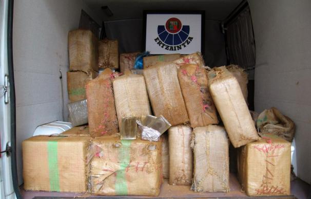 Incautados en Huelva más de 2.600 kilos de hachís transportados en furgoneta