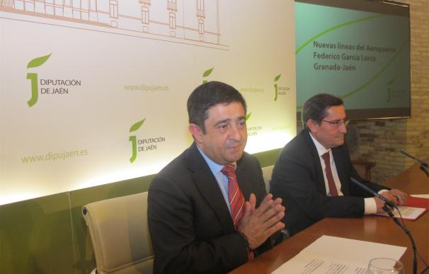 Reyes valora oportunidades que suponen las nuevas líneas del aeropuerto Granada-Jaén con Londres