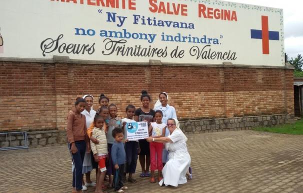 Rutas del Silencio y la FSIB entregan 3.200 euros recaudados por Film Sign Mallorca para un quirófano en Madagascar