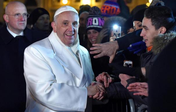 El papa pide desde el Vaticano acabar con "las formas modernas de esclavitud"
