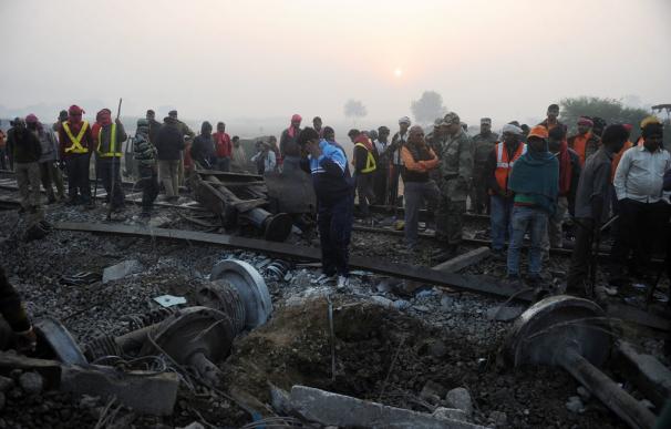 Asciende a 142 el número de muertos en accidente de tren en India