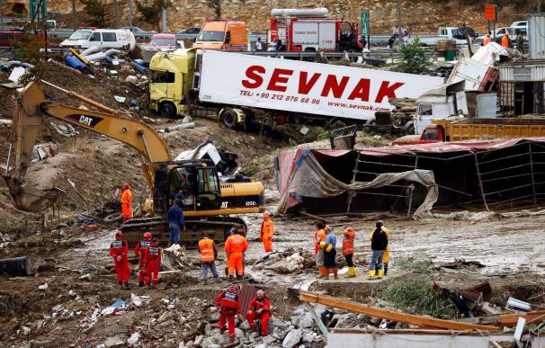 Mueren unas treinta personas en inundaciones en el norte de Turquía