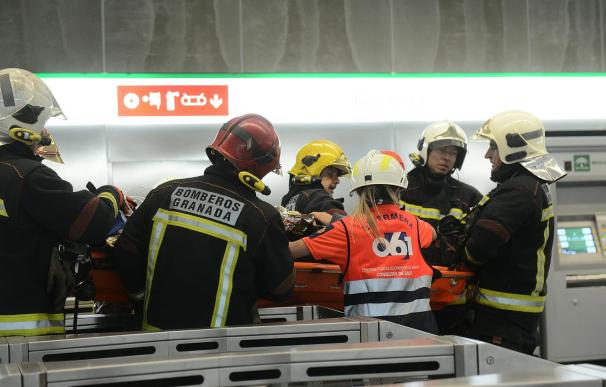 Más de cien personas participan en el simulacro de incendio del metro de Granada