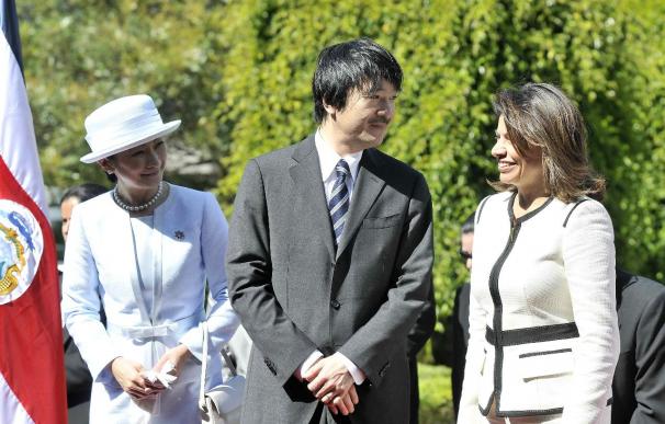 Los príncipes japoneses dialogan con la presidenta de Costa Rica y admiran la naturaleza