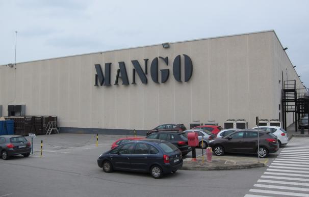 Mango abre una 'megastore' en el centro comercial Glòries