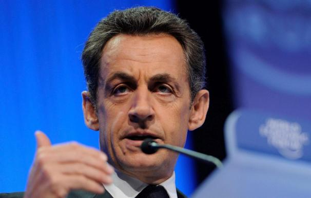 Sarkozy subraya que Europa nunca dejará el euro porque "el euro es Europa"