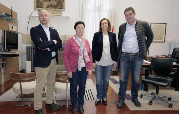 La Diputación estudia posibilidades de solventar las deficiencias en una fuente del siglo XVI en Capillas (Palencia)