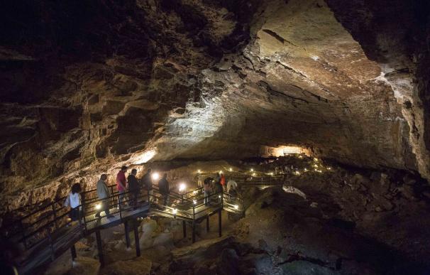 Cantabria declara Área Natural de Especial Interés las cuevas del Pendo-Peñajorao en Camargo y el Pozo Tremeo en Polanco