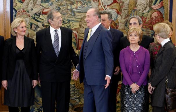 El Rey recibe en la Zarzuela a la junta directiva de la asociación de ex parlamentarios