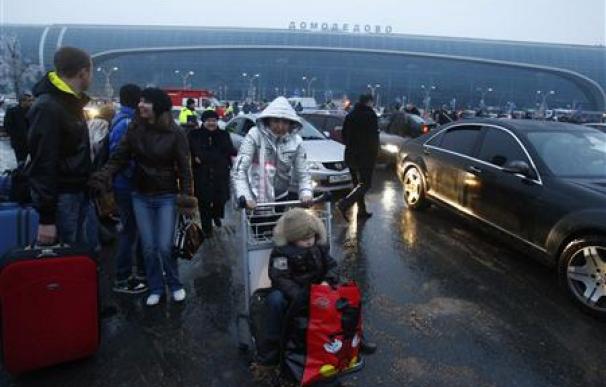 Al menos 31 muertos en un atentado en el aeropuerto de Moscú