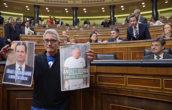 El Congreso encarga a Ana Pastor que amoneste verbalmente a Cañamero por su protesta ante Catalá