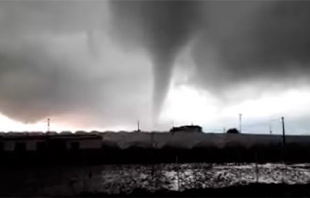 Dos tornados provocan destrozos y cortes de luz en varios pueblos de Huelva