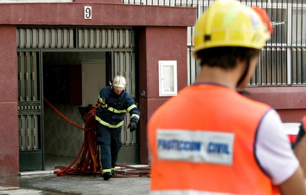Muere un hombre minusválido en un incendio en una casa de Cádiz