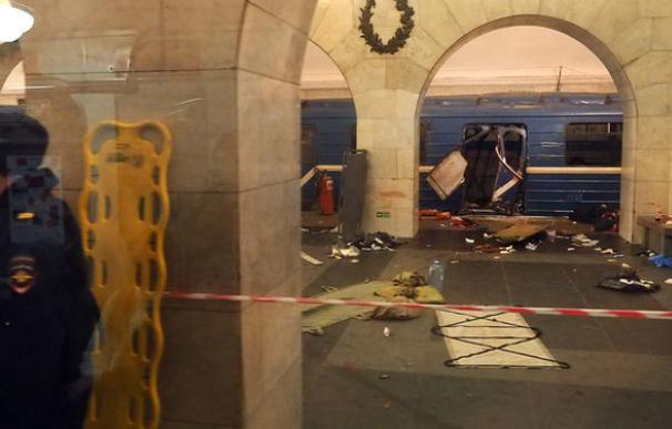 San Petersburgo de luto al día siguiente de ataque en el metro