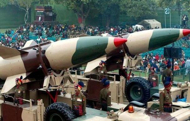 India prueba con éxito un misil con capacidad nuclear y alcance de 5.000 kilómetros