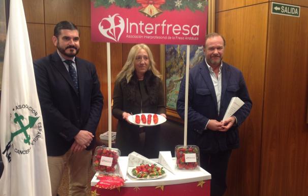 Interfresa repartirá 10.000 cartuchos de fresa para celebrar las campanadas y respaldar la labor de la AECC