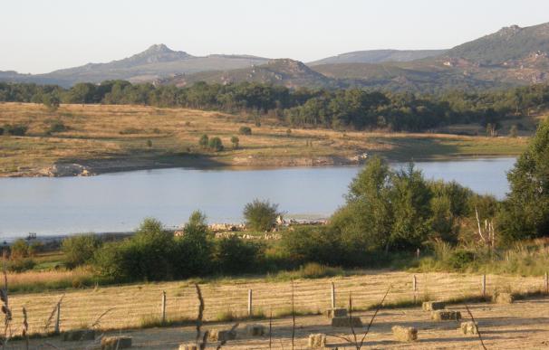 Los seis parques naturales de Galicia ofrecen casi 50 rutas para descubrir su paisaje, su flora y su fauna