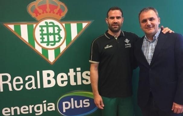 Carlos Cabezas reforzará al Real Betis Energía Plus hasta final de temporada