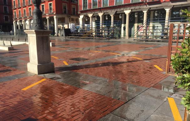 Ayuntamiento de Valladolid sitúa marcas provisionales para mejorar la seguridad en los accesos al parking de Plaza Mayor