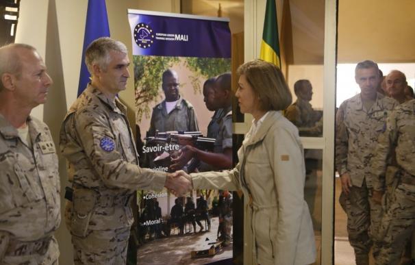 Cospedal, a los militares en Malí: "La estabilidad en África es fundamental para defender la seguridad en España"