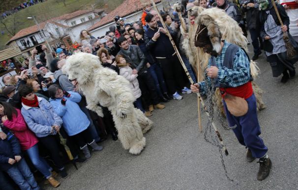 El Gobierno impulsará la declaración de Bien de Interés Cultural para las mascaradas de Cantabria