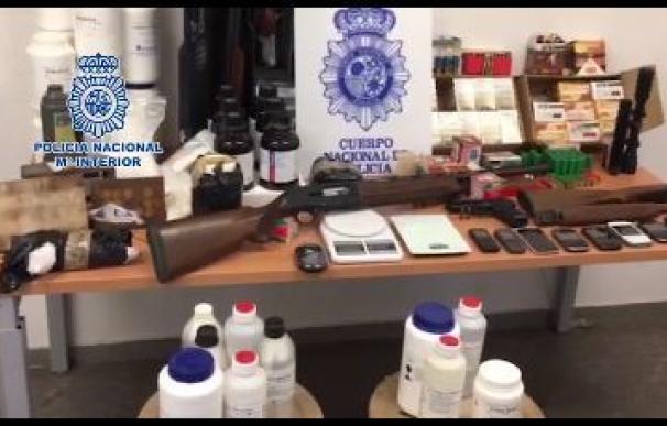 Materiales y objetos decomisados por la Policía Nacional.