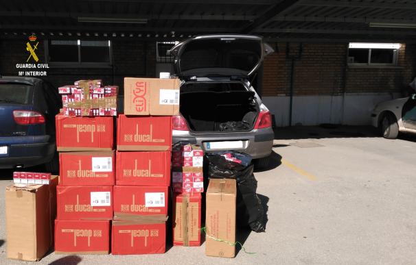 Intervenidas 2.850 cajetillas de tabaco de contrabando localizadas en un vehículo