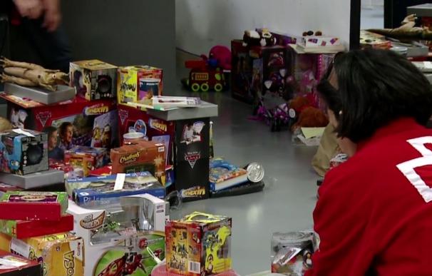 Son Amar compra más de 80 juguetes valorados en 1.000 euros para la Cruz Roja