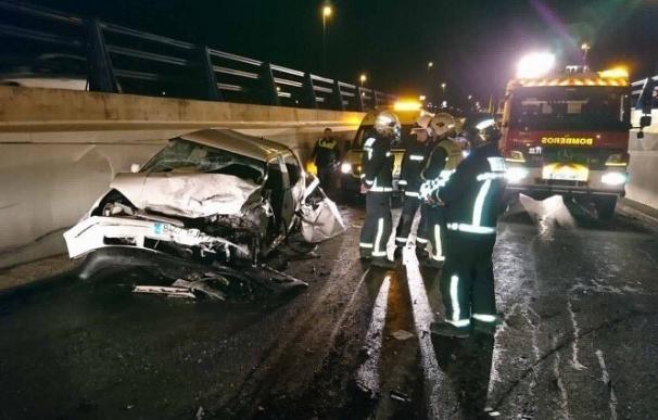 Un accidente de tráfico deja a tres heridos leves en Alcalá