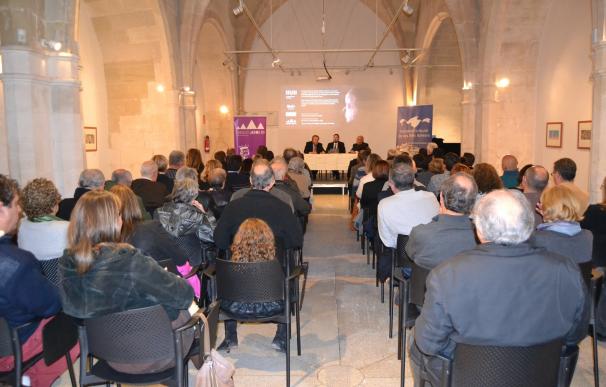 Un centenar de personas acuden a la presentación de la novela 'Llull, es nostro heroi il·luminat' en Menorca