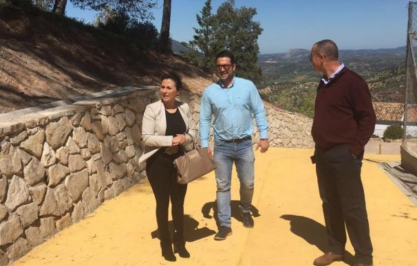 La Diputación comprueba la finalización de las obras del nuevo paseo de El Gastor, financiadas con el Profea